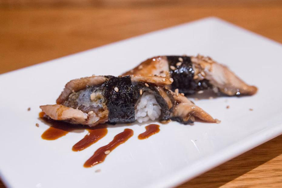 What does freshwater eel taste like?