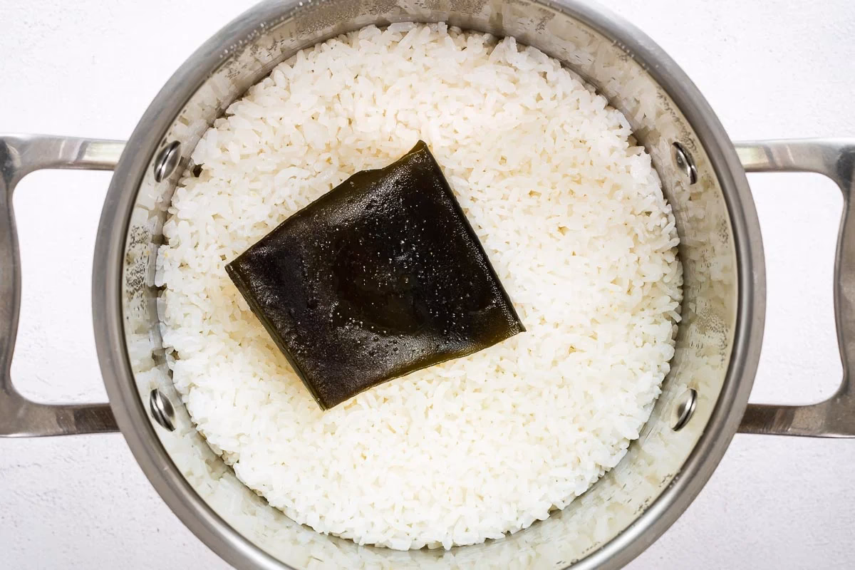 How to cook sushi rice without a steamer?