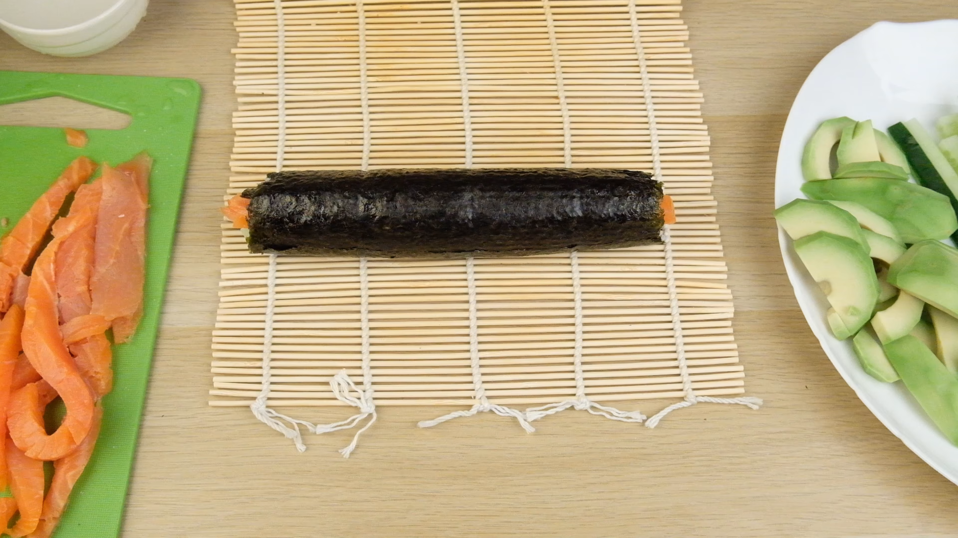 Why is my sushi falling apart when I cut it?