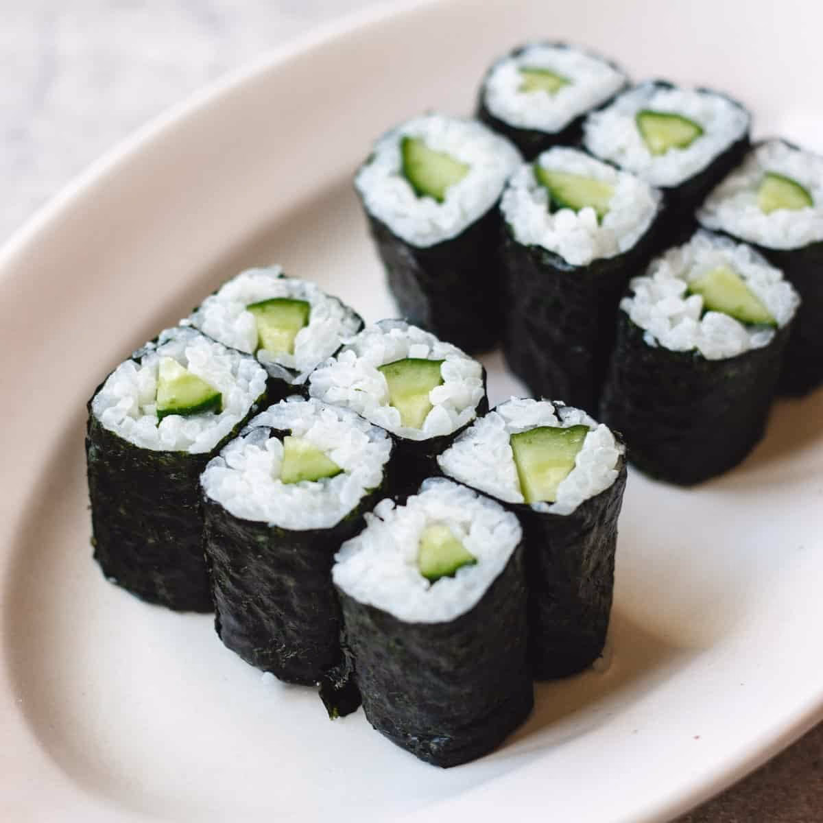 What is the difference between sushi and maki?