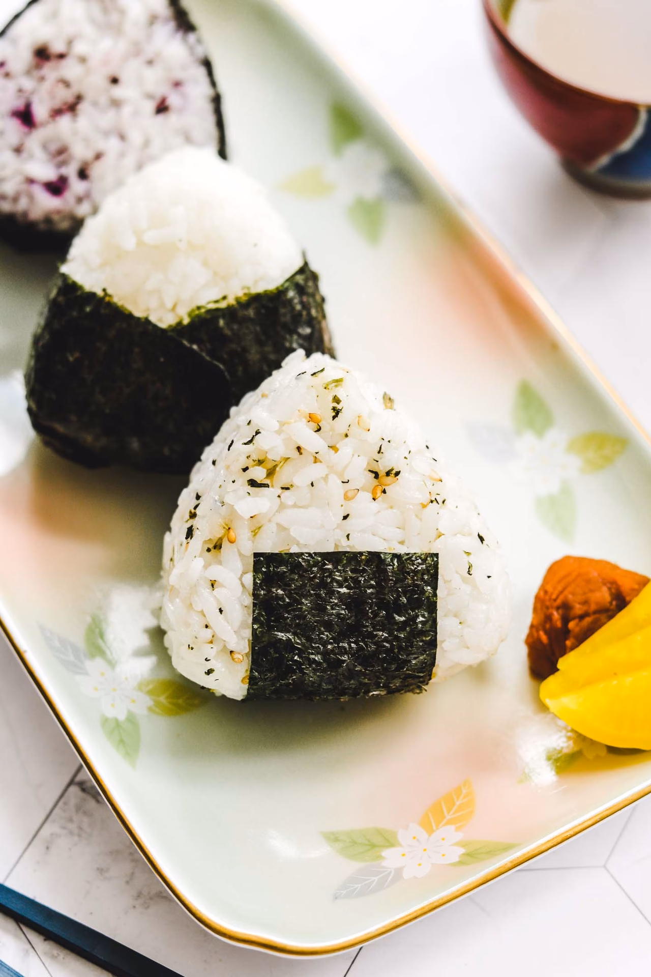 Jak se dělá onigiri?