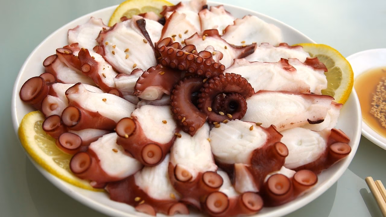 How long to blanch octopus for sashimi?