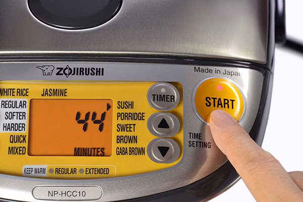 How much water do I put in a rice cooker for sushi rice?