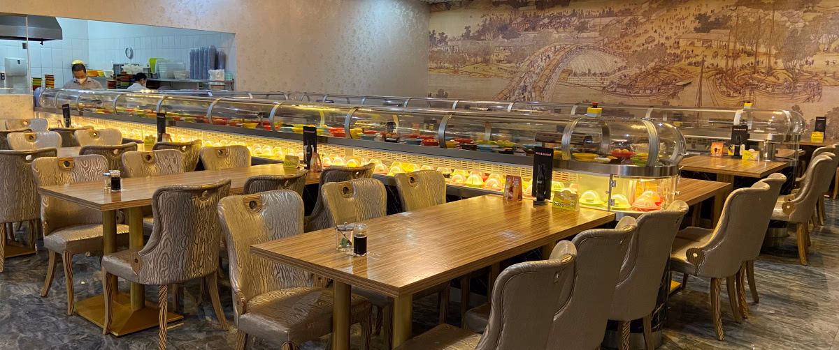 Jak dlouho můžu sedet na running sushi?