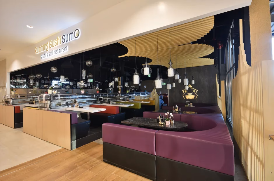 Co mají v running sushi?