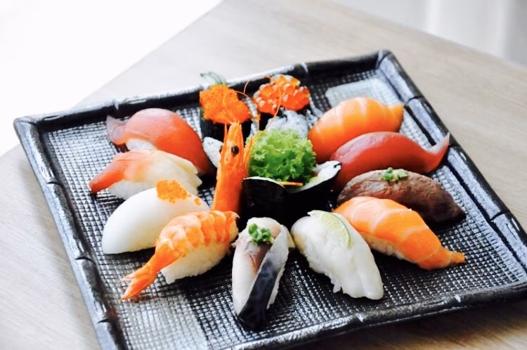 What is nigiri sushi in Japan?