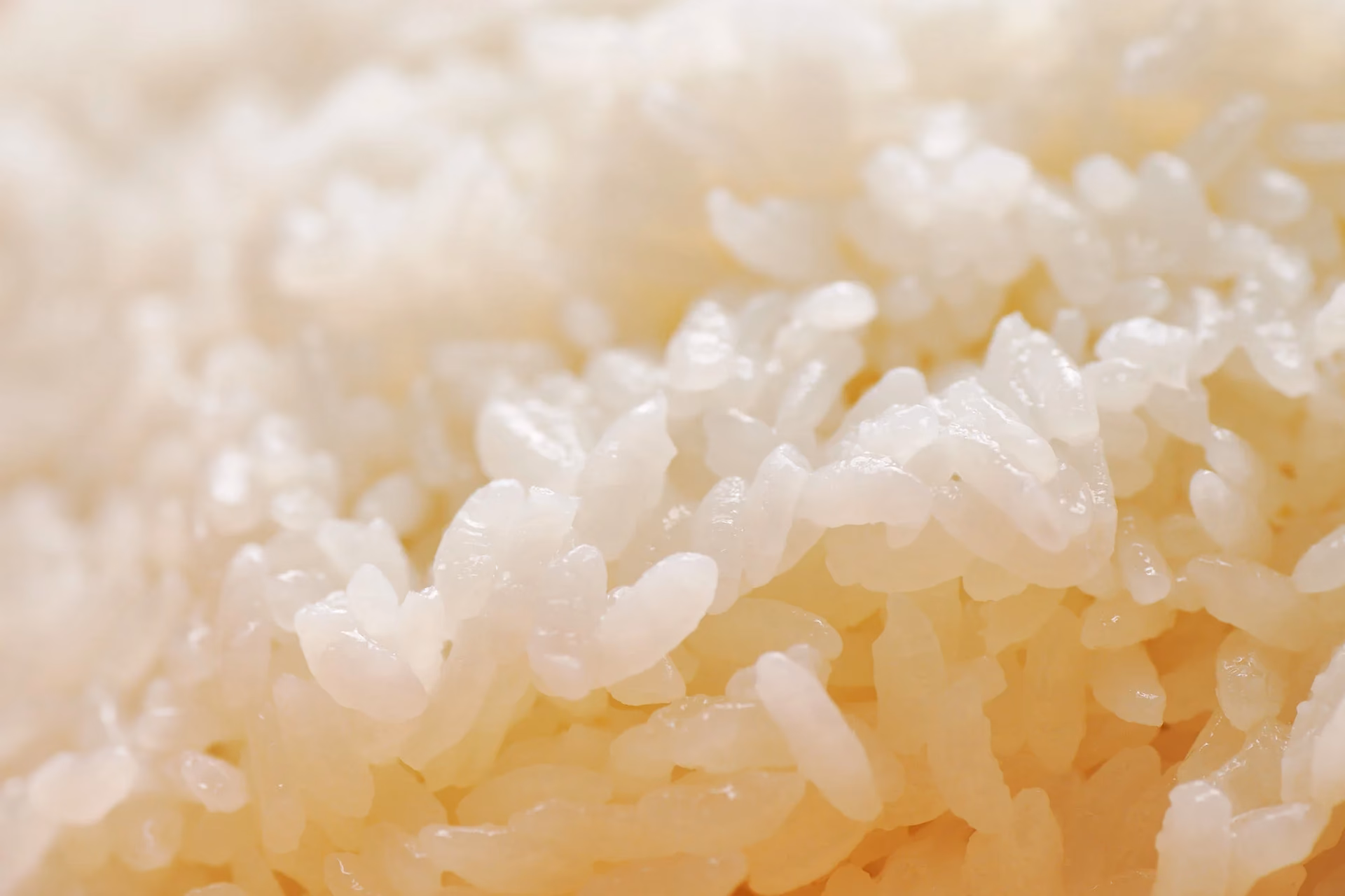 Is sushi rice meant to be sticky?