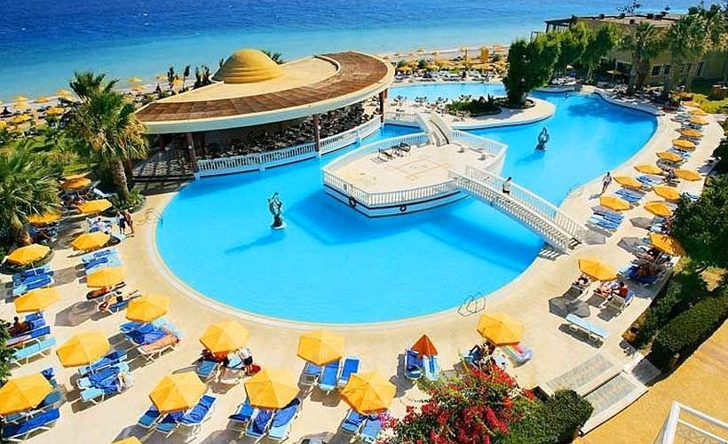 How many rooms does the Sunshine Rhodes have?